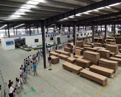 The students in Guchu branch experimental primary school visited Meibaijia factory in 2016